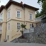 Lägenhet Atta Opatija