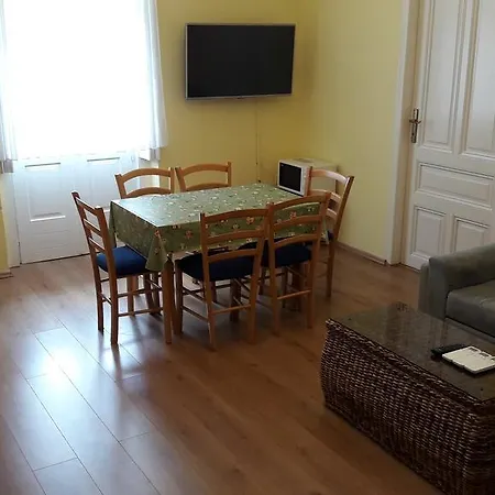 Atta Apartamento *